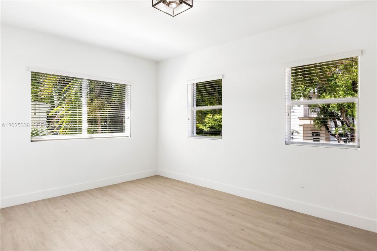 628 Santander Ave, Unit 3, Coral Gables, FL 33134 Photo