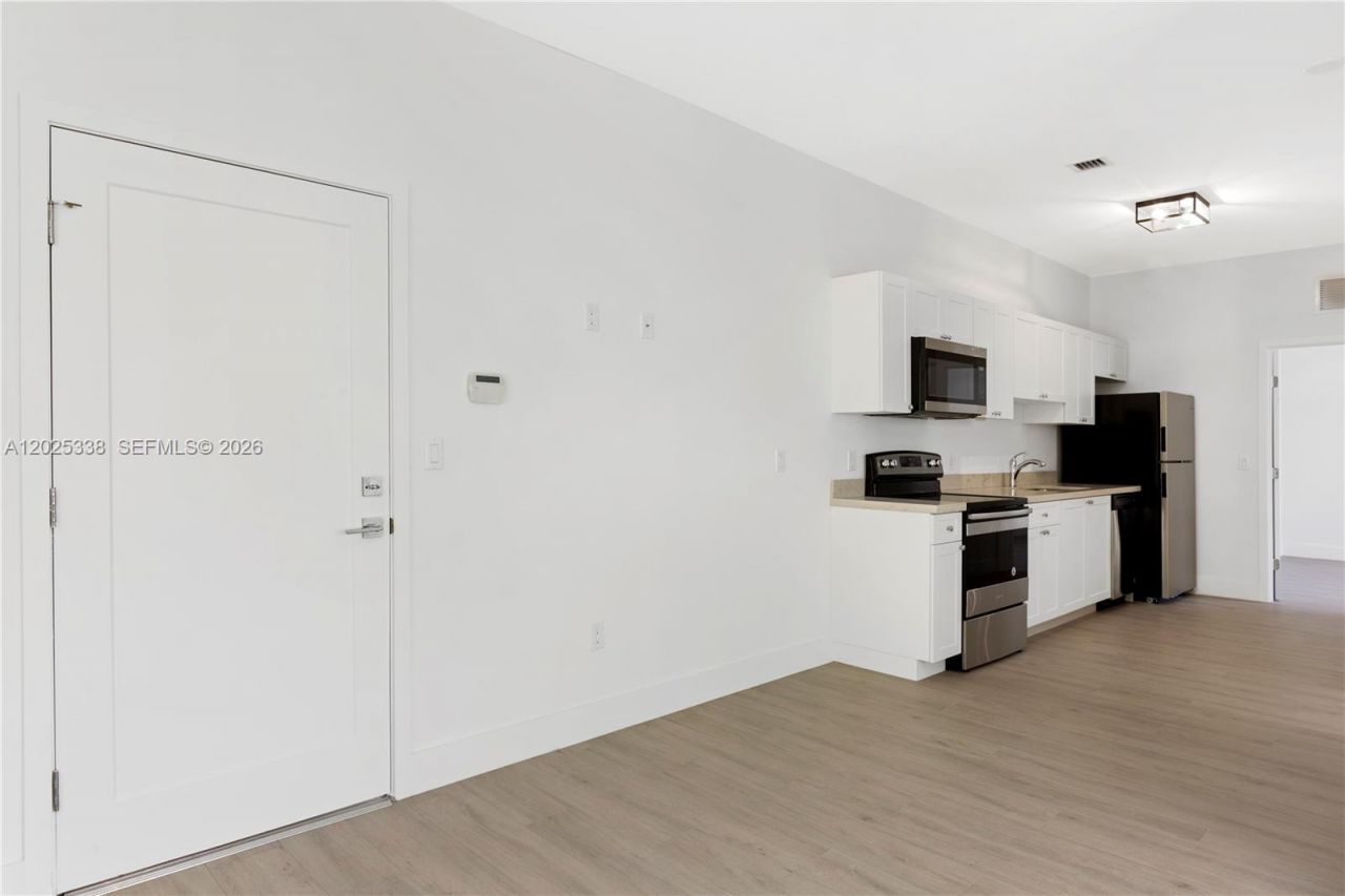 628 Santander Ave, Unit 3, Coral Gables, FL 33134 Photo