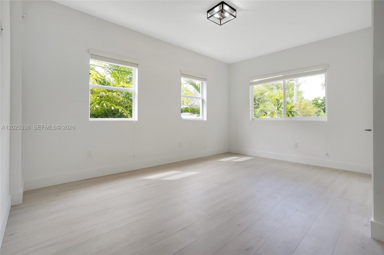 628 Santander Ave, Unit 3, Coral Gables, FL 33134 Photo