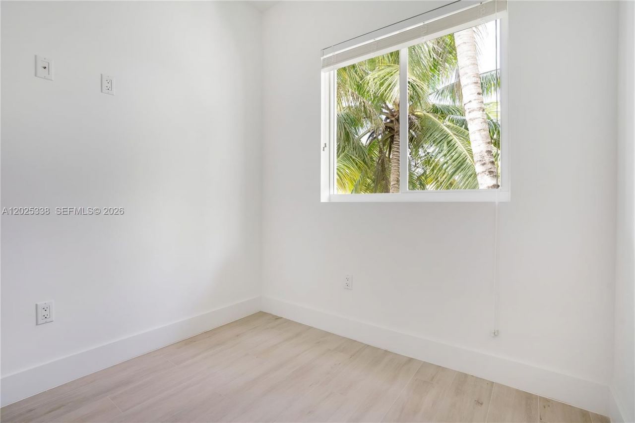 628 Santander Ave, Unit 3, Coral Gables, FL 33134 Photo