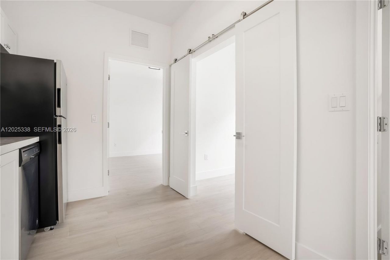 628 Santander Ave, Unit 3, Coral Gables, FL 33134 Photo