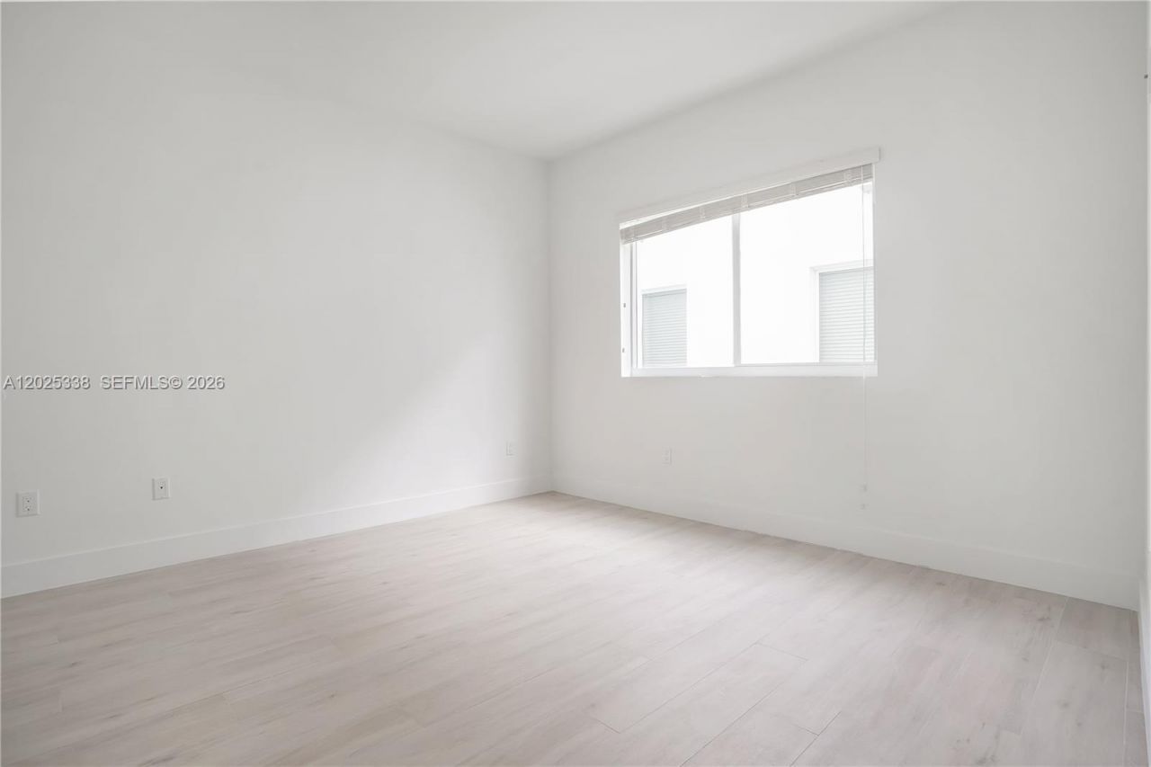 628 Santander Ave, Unit 3, Coral Gables, FL 33134 Photo