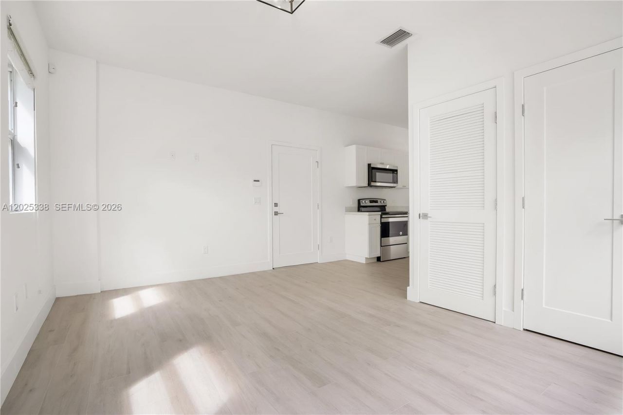 628 Santander Ave, Unit 3, Coral Gables, FL 33134 Photo