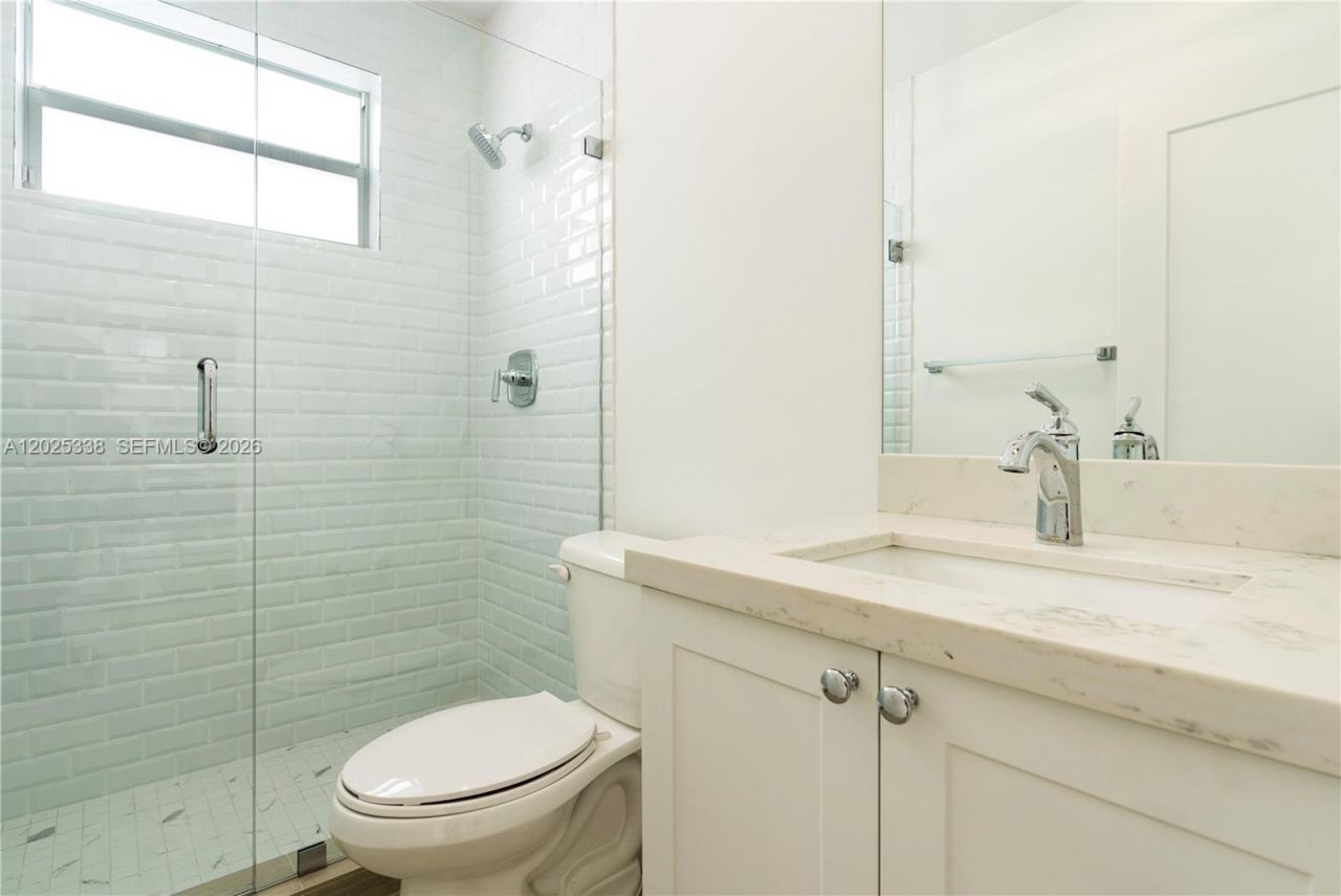 628 Santander Ave, Unit 3, Coral Gables, FL 33134 Photo