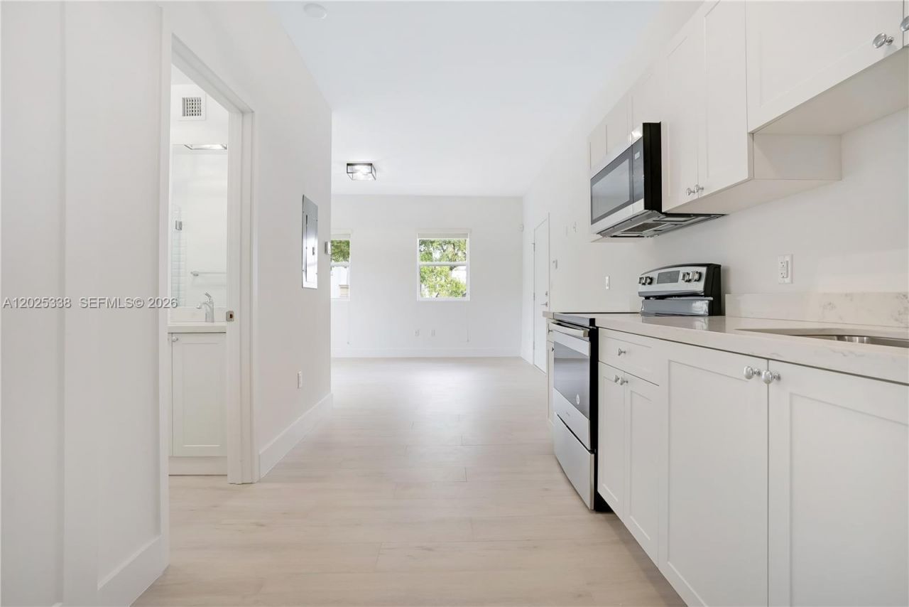 628 Santander Ave, Unit 3, Coral Gables, FL 33134 Photo