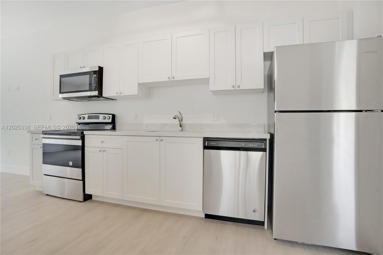 628 Santander Ave, Unit 3, Coral Gables, FL 33134 Photo