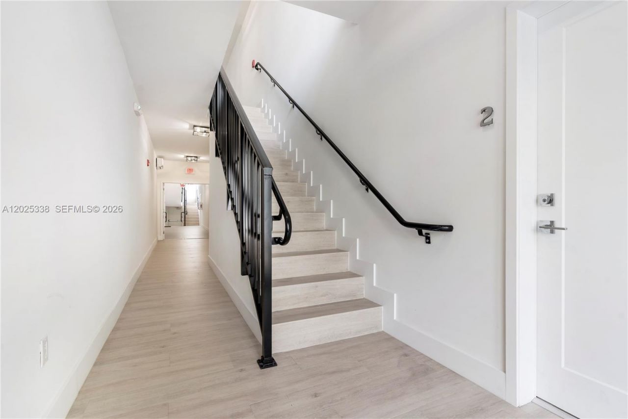 628 Santander Ave, Unit 3, Coral Gables, FL 33134 Photo