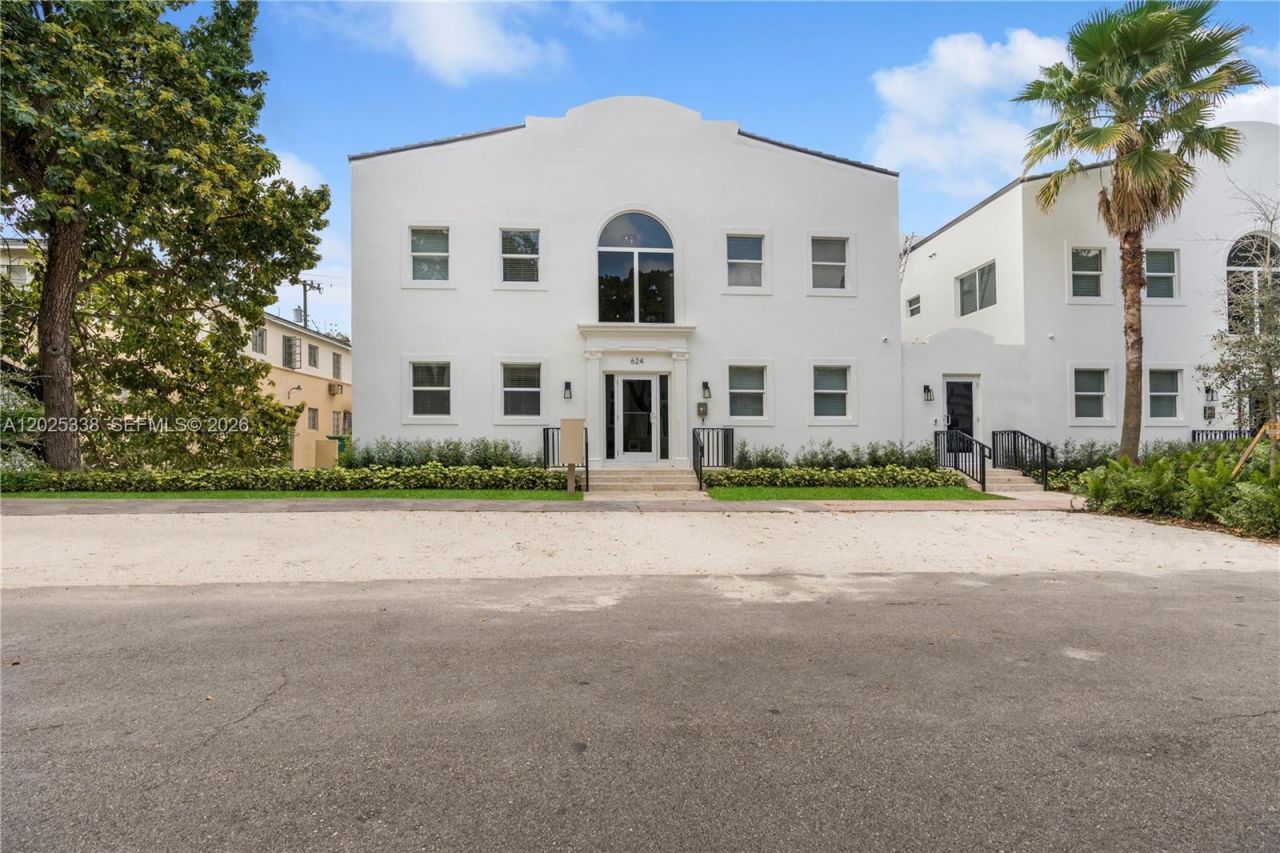628 Santander Ave, Unit 3, Coral Gables, FL 33134 Photo