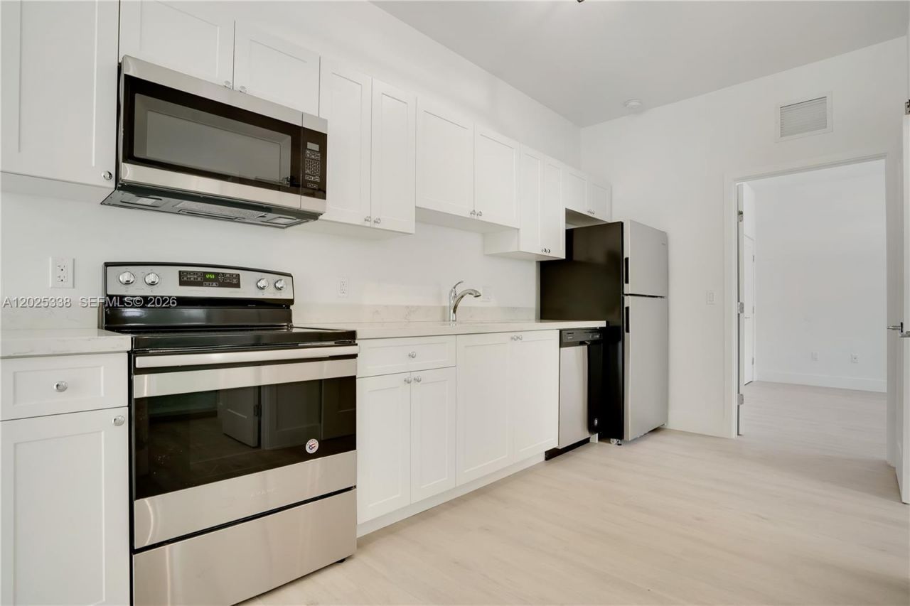 628 Santander Ave, Unit 3, Coral Gables, FL 33134 Photo