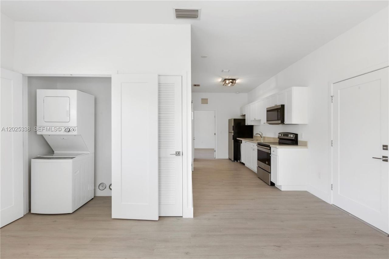 628 Santander Ave, Unit 3, Coral Gables, FL 33134 Photo