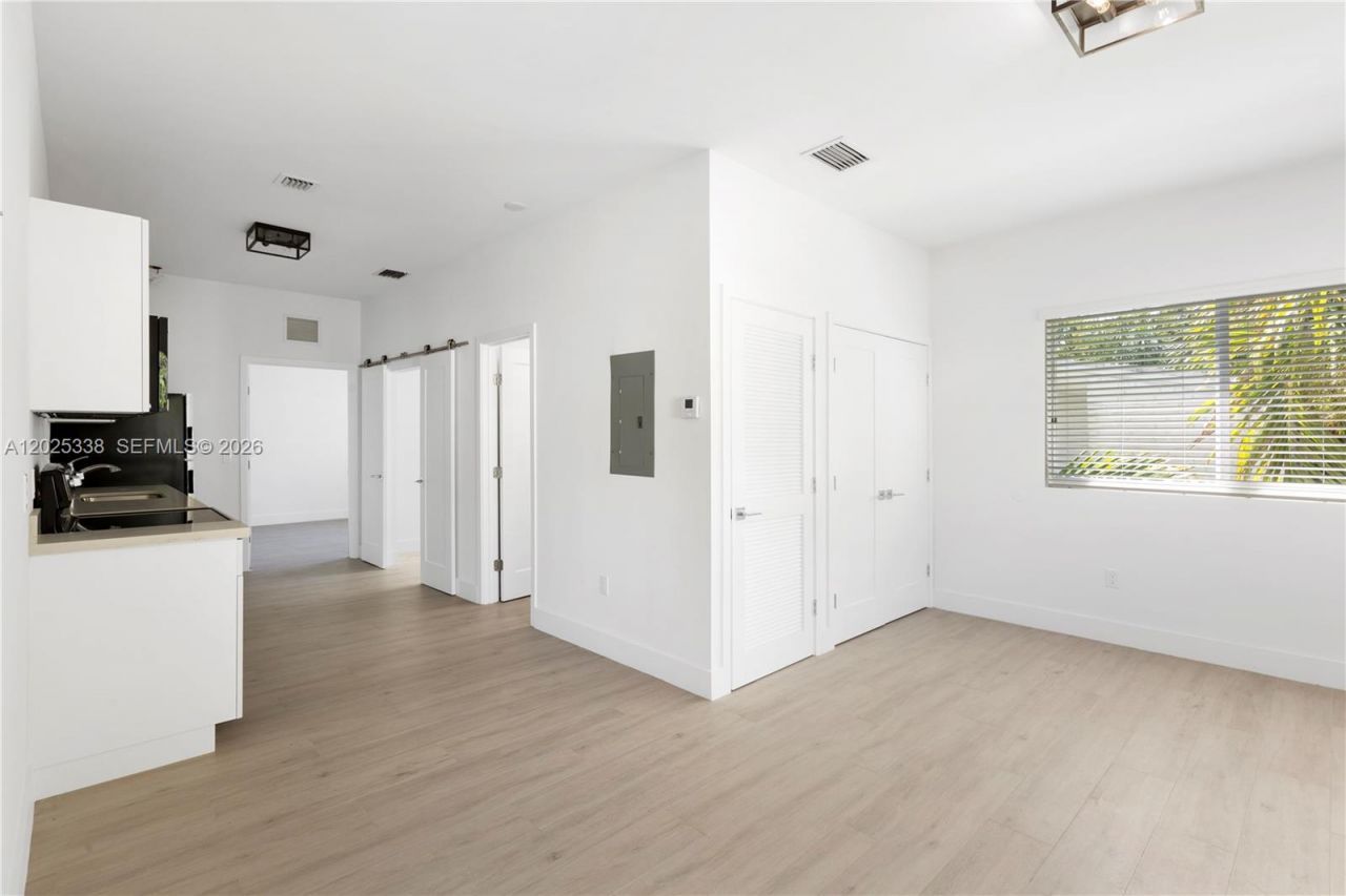 628 Santander Ave, Unit 3, Coral Gables, FL 33134 Photo