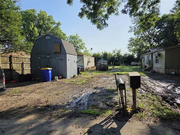 425 Barry Drive, Seagoville, TX 75159