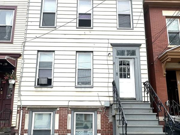 208 Myrtle Avenue, Albany, NY 12202