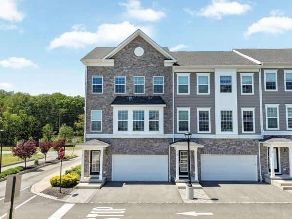 2 Doherty Way, Morris Plains, NJ 07950