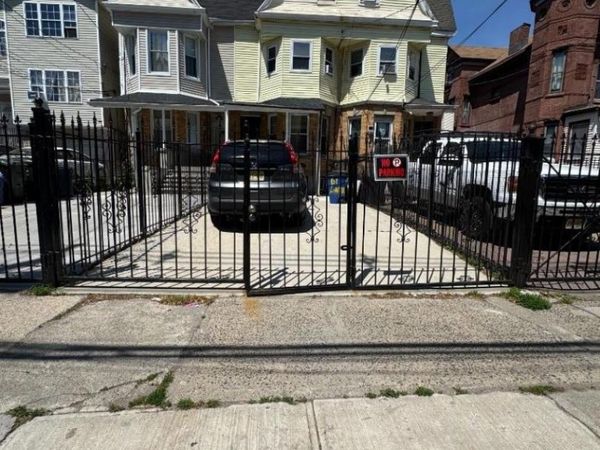 61 Lincoln Ave, Newark, NJ 07104