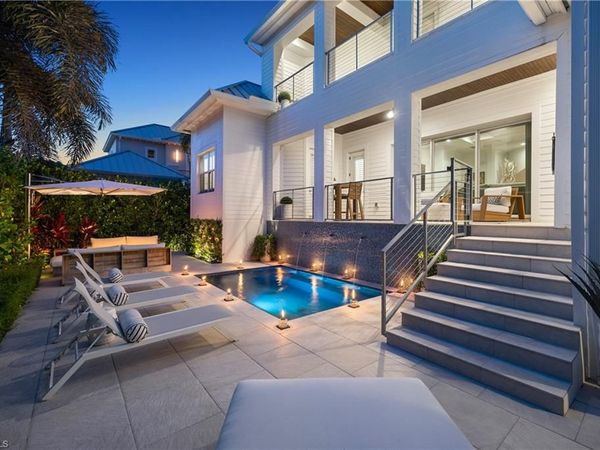 950 8th ST S, NAPLES, FL 34102