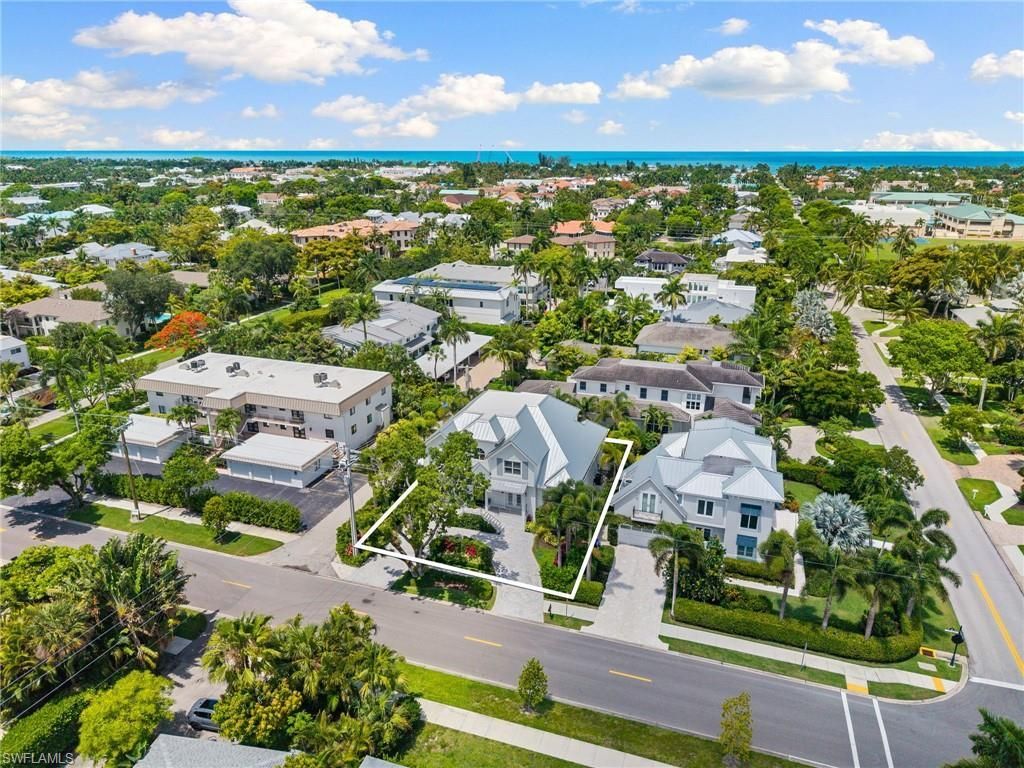 950 8th St S, Naples, FL 34102 Photo