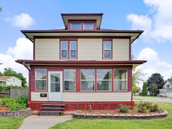 502 6th Avenue, Dewitt, IA 52742