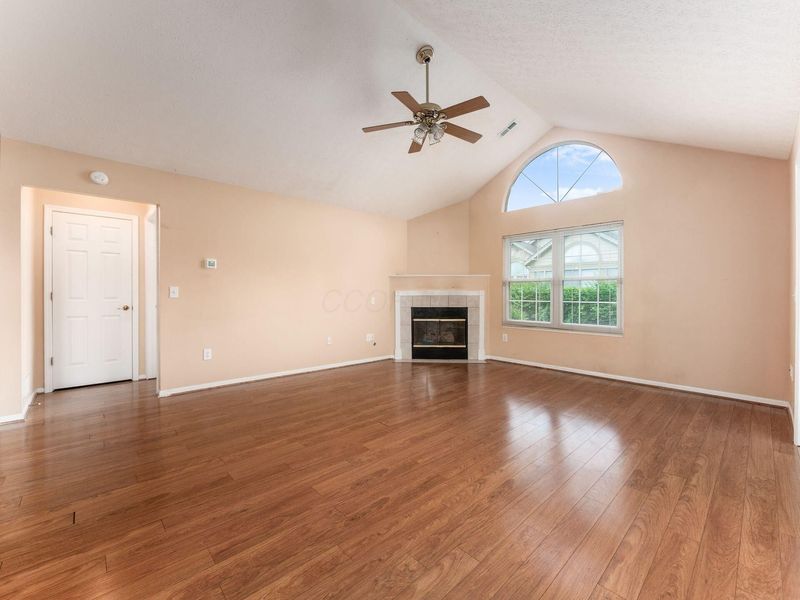 2626 Landings Way , Unit 12, Grove City, OH 43123 Photo 2