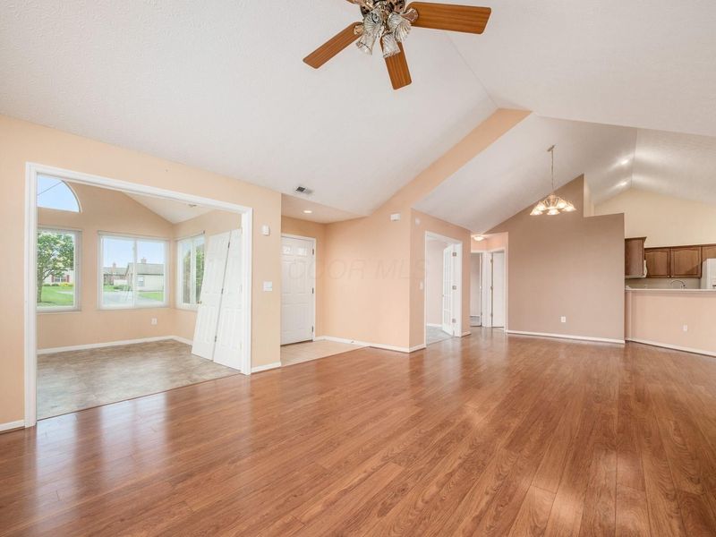 2626 Landings Way , Unit 12, Grove City, OH 43123 Photo 5
