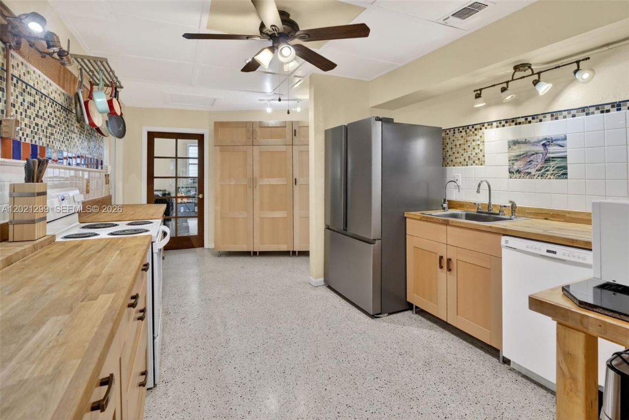 2048 SW 28th Ter, Fort Lauderdale, FL 33312 Photo