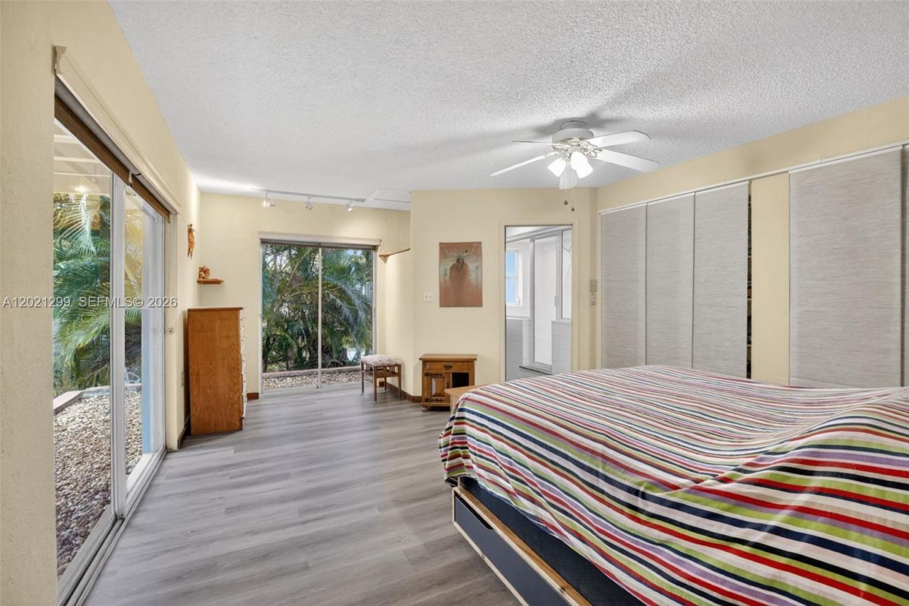 2048 SW 28th Ter, Fort Lauderdale, FL 33312 Photo