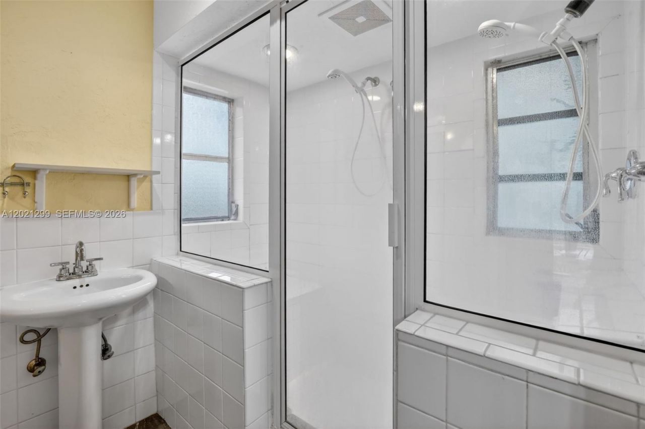 2048 SW 28th Ter, Fort Lauderdale, FL 33312 Photo