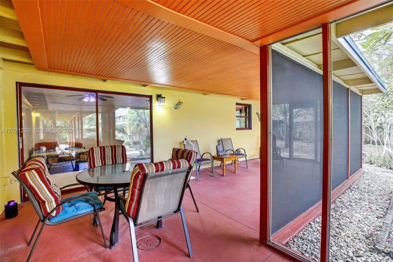 2048 SW 28th Ter, Fort Lauderdale, FL 33312 Photo