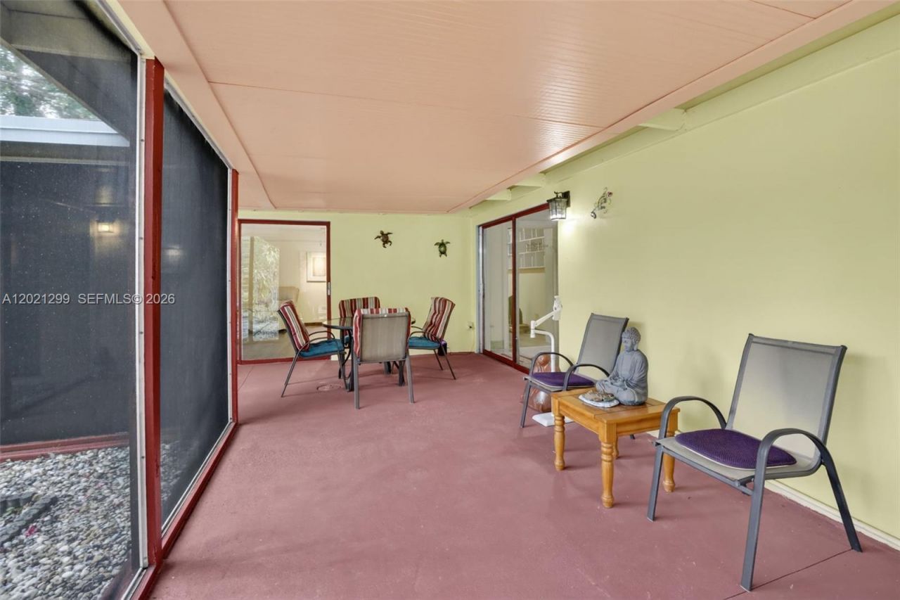 2048 SW 28th Ter, Fort Lauderdale, FL 33312 Photo
