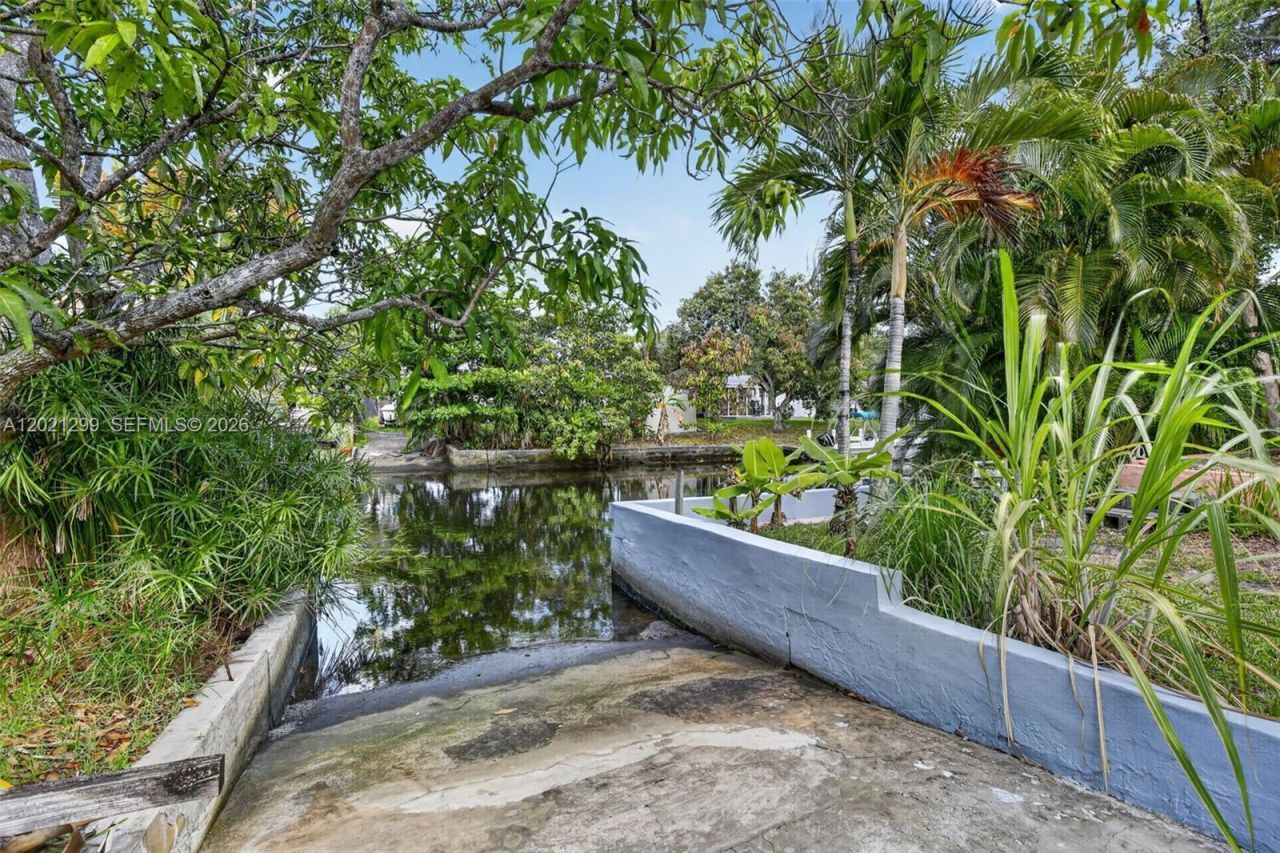 2048 SW 28th Ter, Fort Lauderdale, FL 33312 Photo