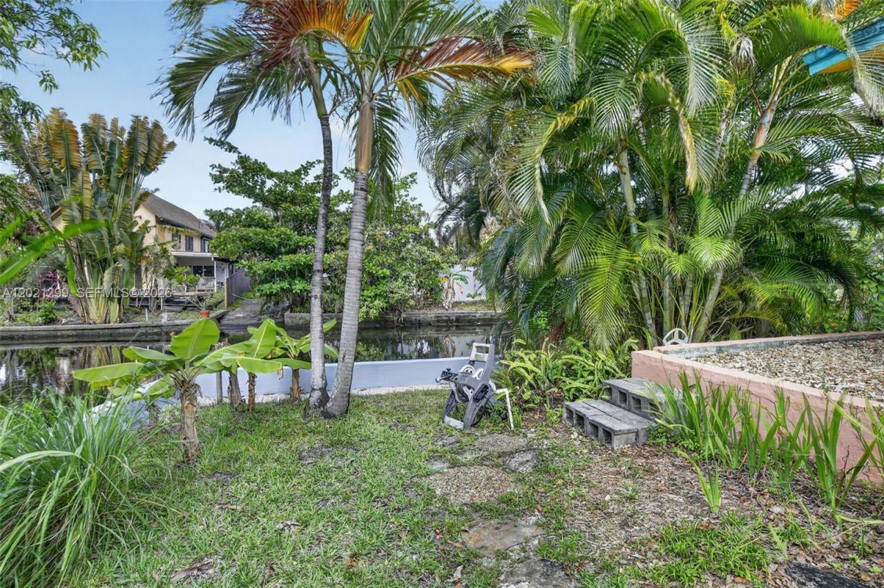2048 SW 28th Ter, Fort Lauderdale, FL 33312 Photo