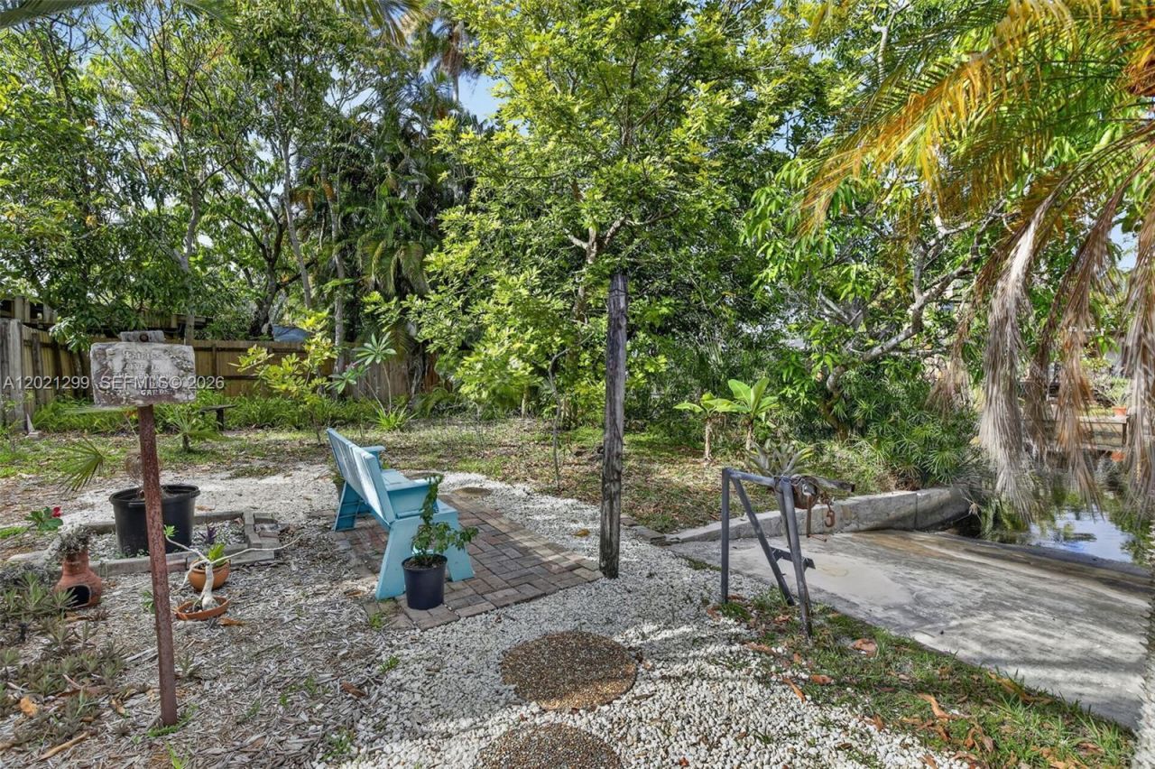 2048 SW 28th Ter, Fort Lauderdale, FL 33312 Photo