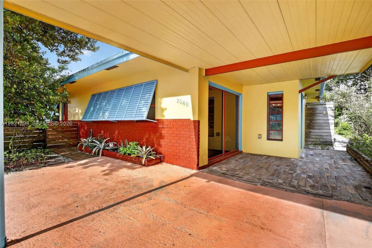2048 SW 28th Ter, Fort Lauderdale, FL 33312 Photo