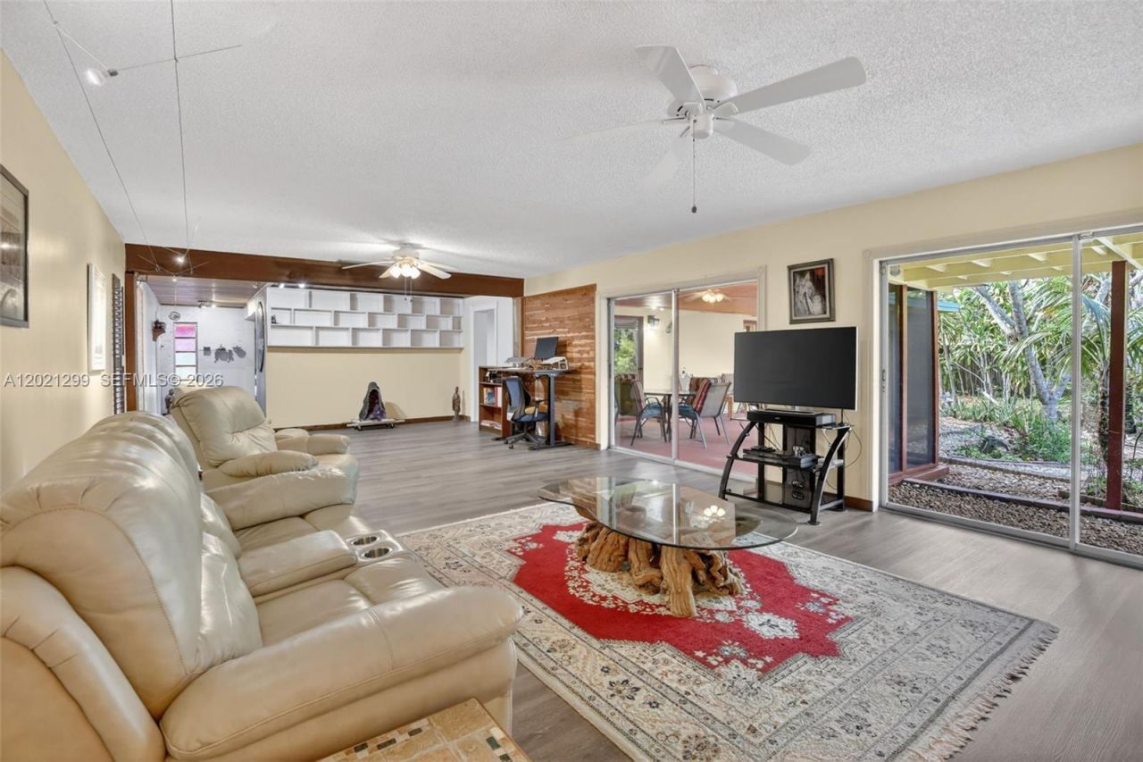 2048 SW 28th Ter, Fort Lauderdale, FL 33312 Photo