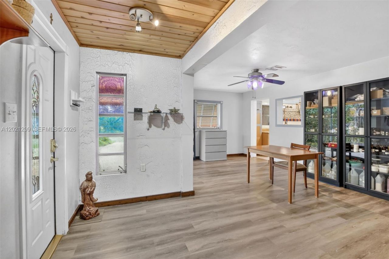 2048 SW 28th Ter, Fort Lauderdale, FL 33312 Photo