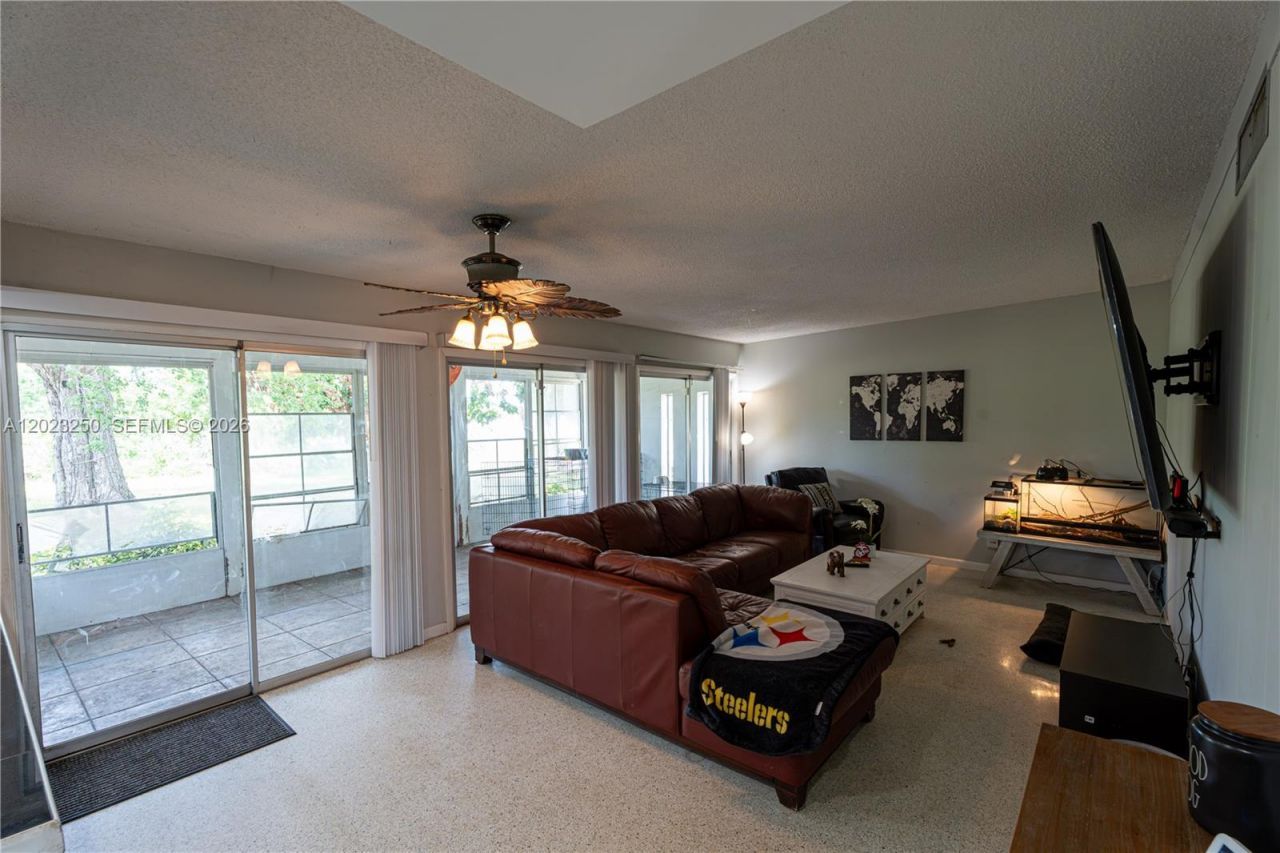 982 SW Airoso Blvd, Port Saint Lucie, FL 34983 Photo