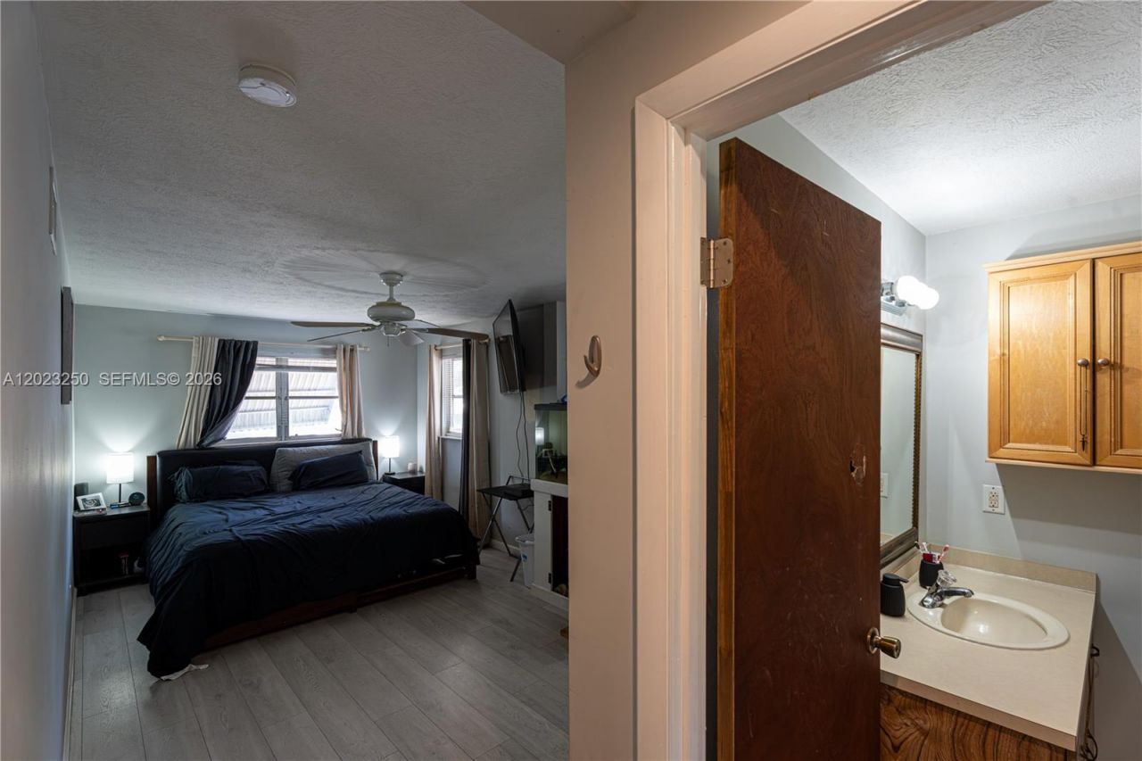 982 SW Airoso Blvd, Port Saint Lucie, FL 34983 Photo