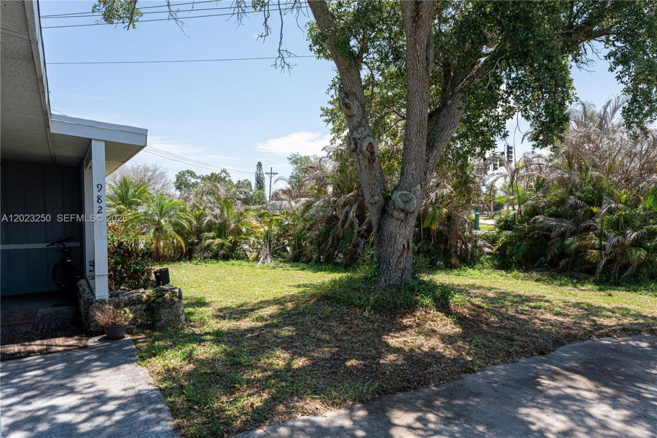 982 SW Airoso Blvd, Port Saint Lucie, FL 34983 Photo
