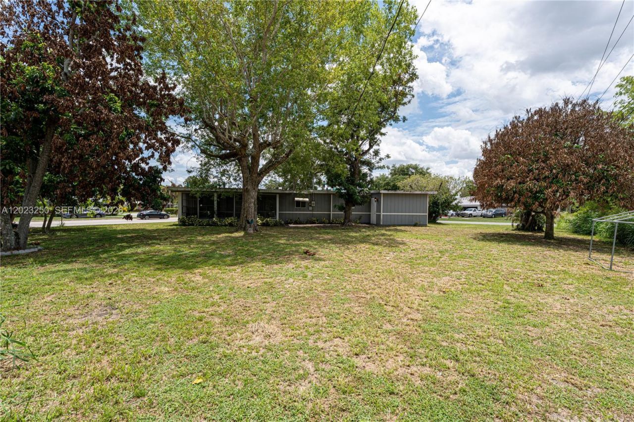 982 SW Airoso Blvd, Port Saint Lucie, FL 34983 Photo