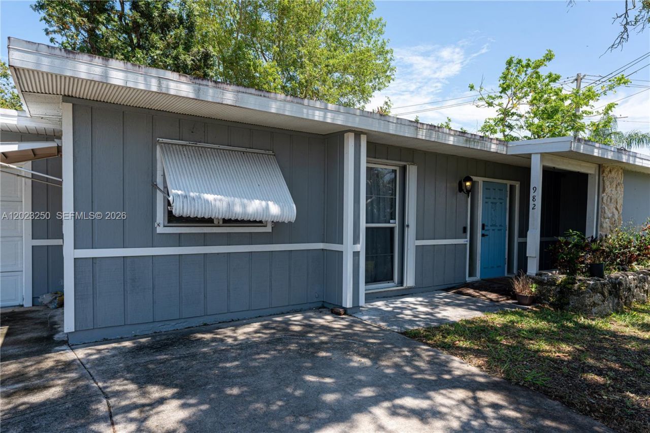982 SW Airoso Blvd, Port Saint Lucie, FL 34983 Photo