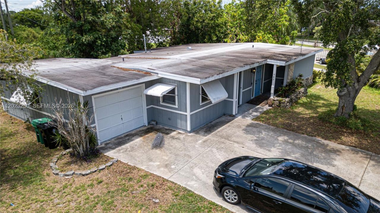 982 SW Airoso Blvd, Port Saint Lucie, FL 34983 Photo
