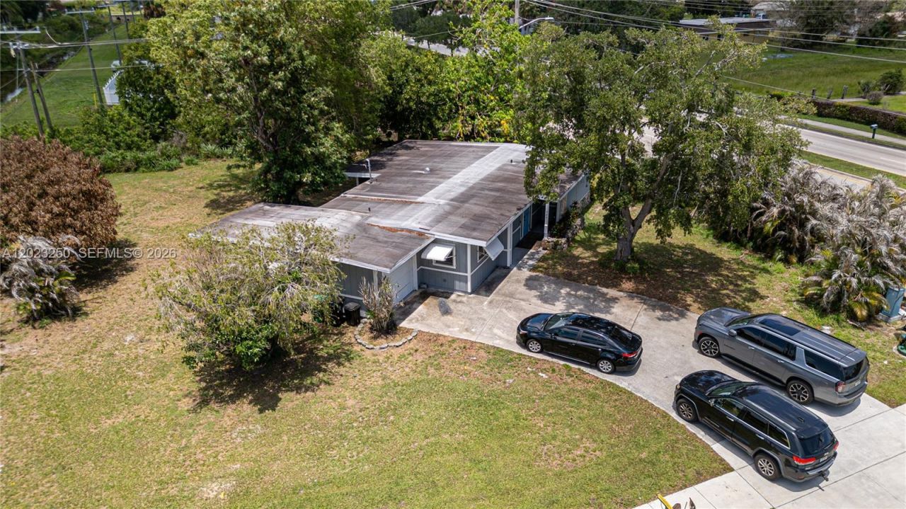 982 SW Airoso Blvd, Port Saint Lucie, FL 34983 Photo