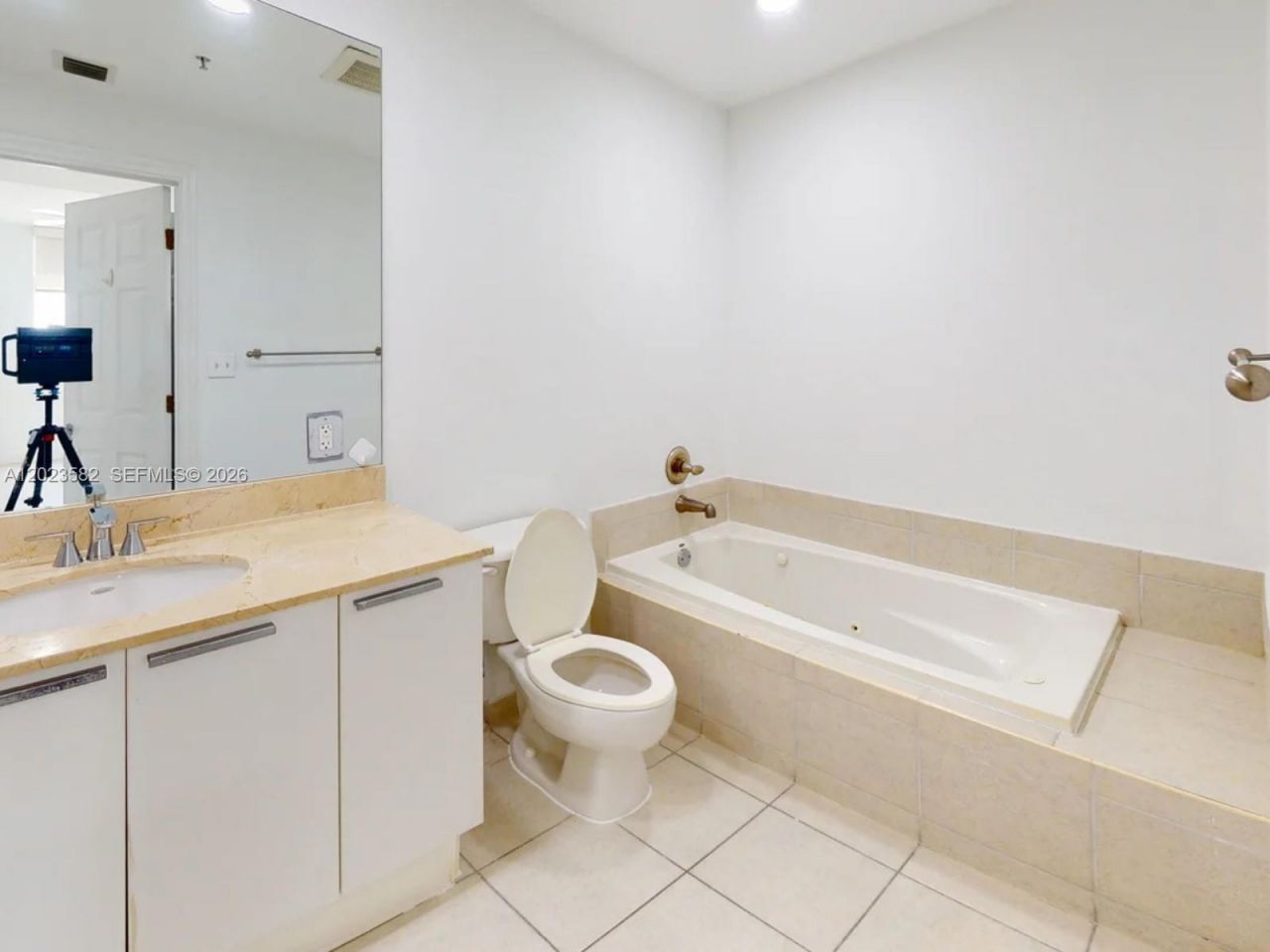 140 S Dixie Hwy , Unit 907, Hollywood, FL 33020 Photo
