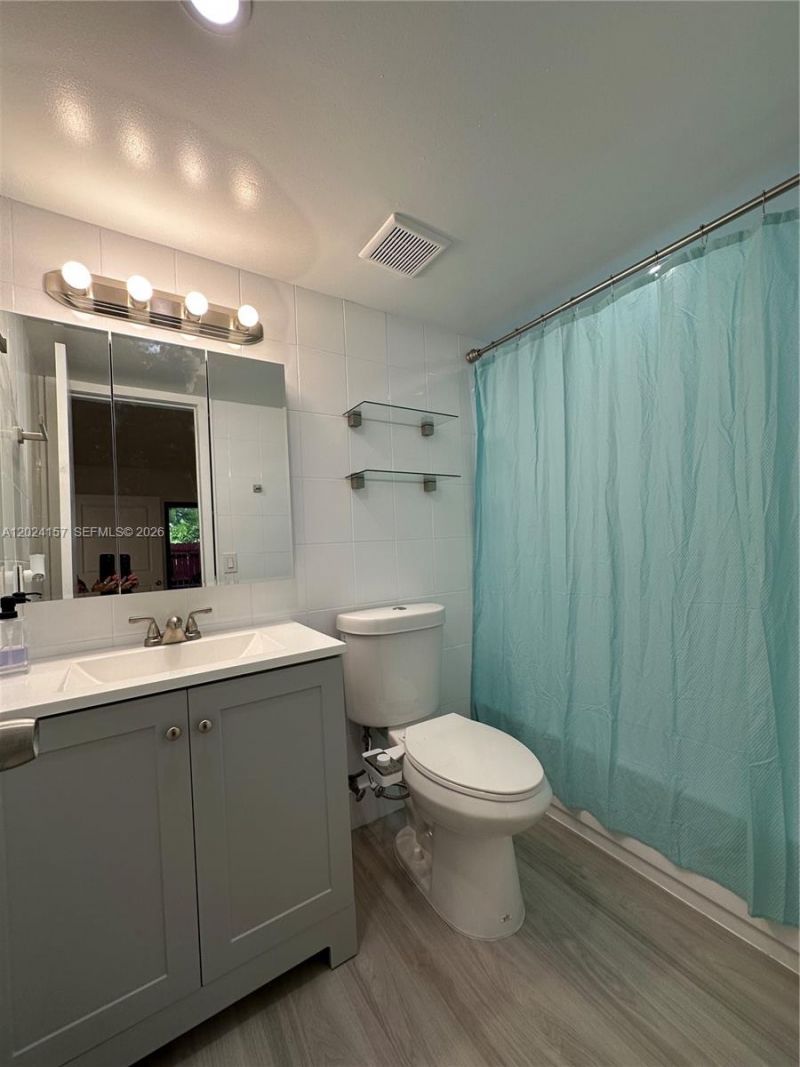 10813 NW 7th St , Unit 5-11, Miami, FL 33172 Photo
