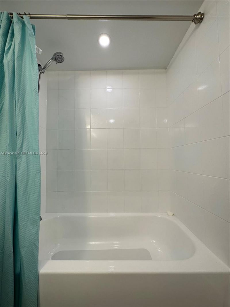 10813 NW 7th St , Unit 5-11, Miami, FL 33172 Photo