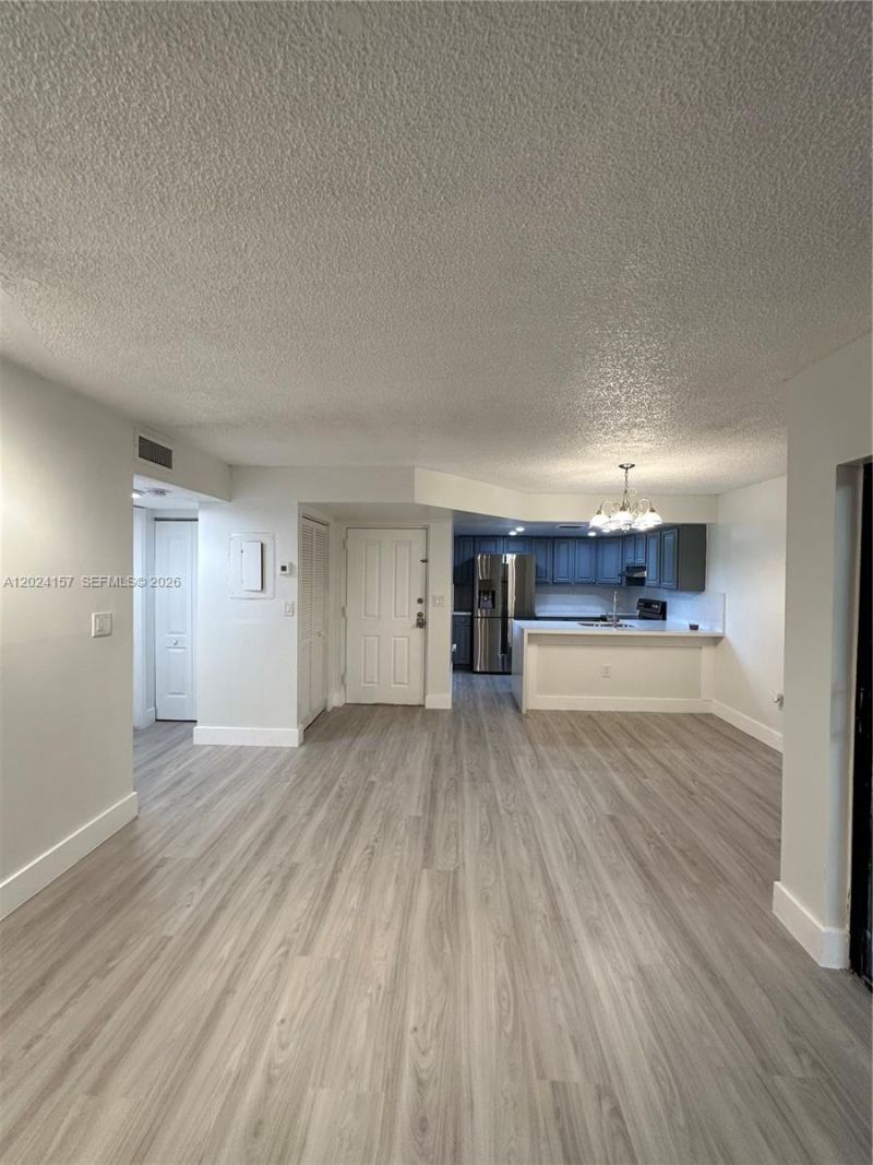 10813 NW 7th St , Unit 5-11, Miami, FL 33172 Photo