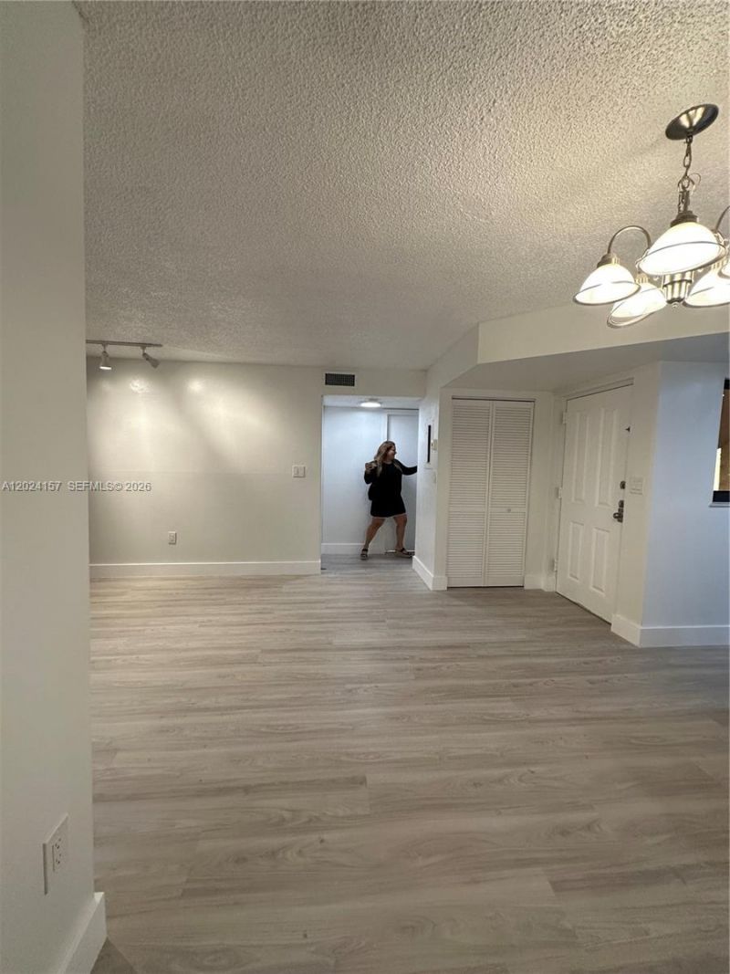 10813 NW 7th St , Unit 5-11, Miami, FL 33172 Photo
