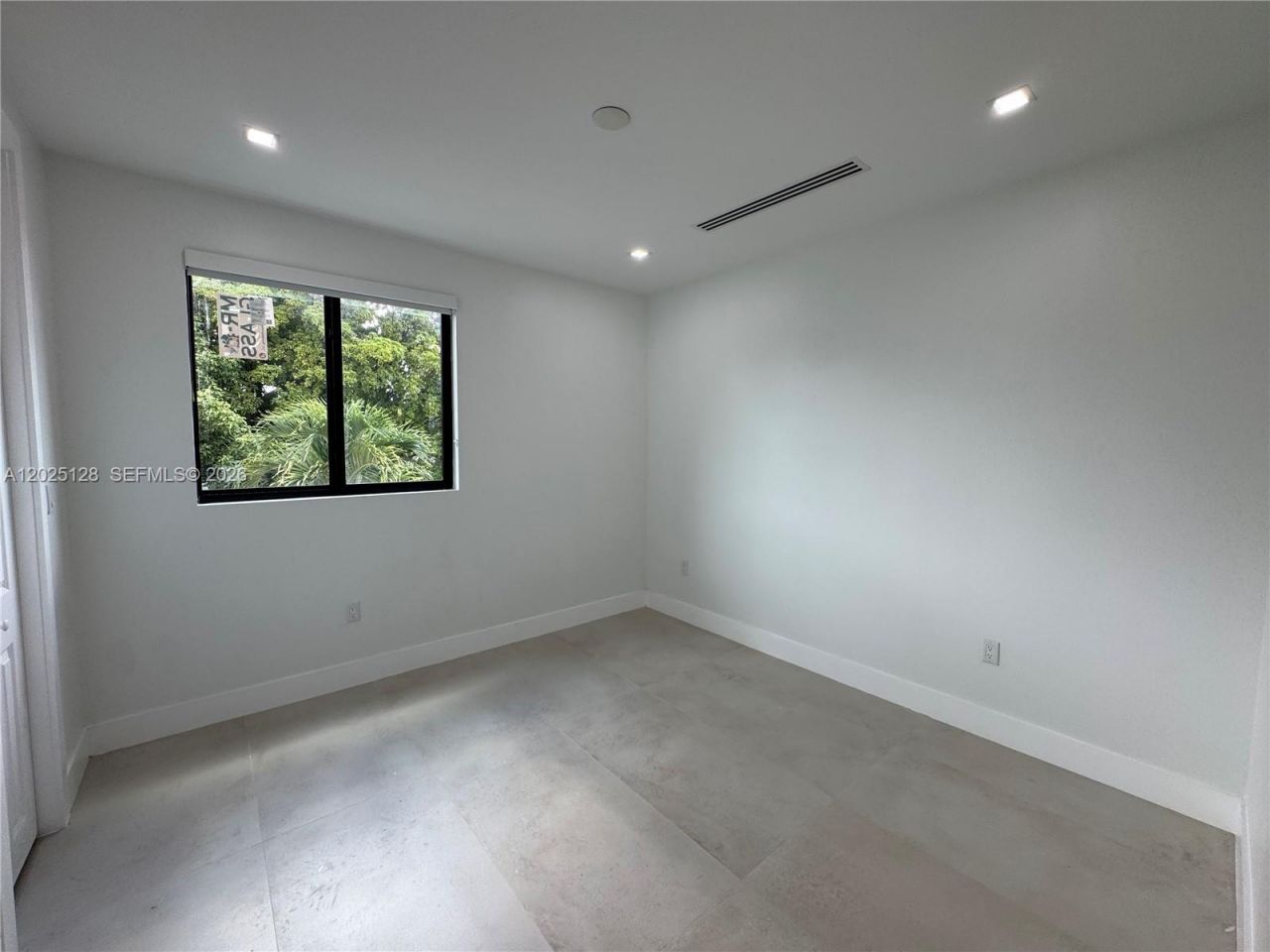 1924 NW 27th St, Miami, FL 33142 Photo