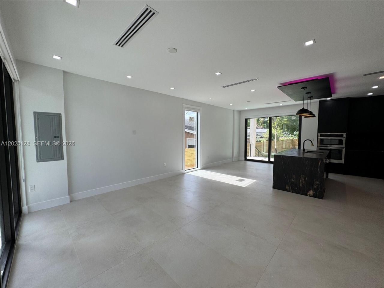 1924 NW 27th St, Miami, FL 33142 Photo