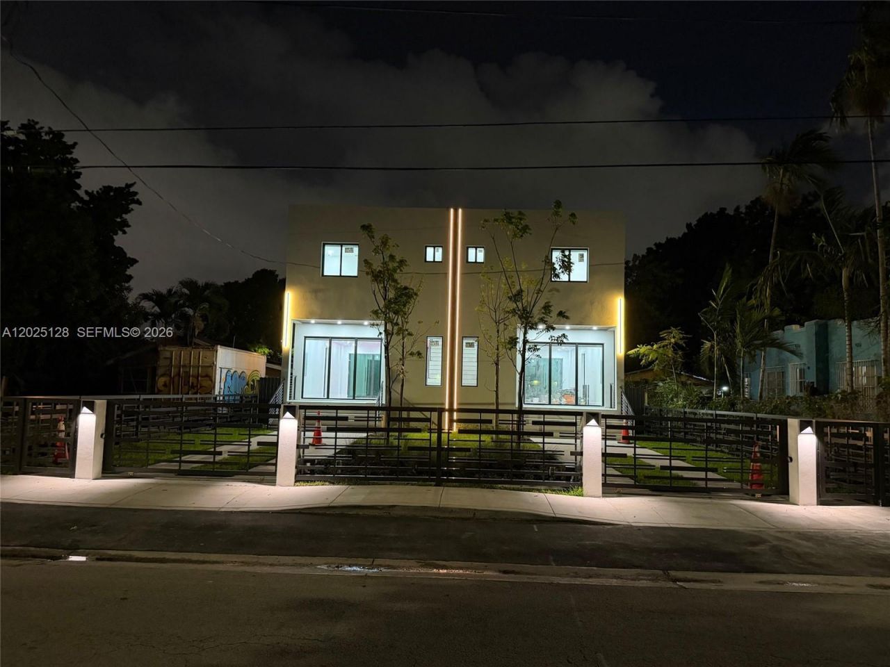 1924 NW 27th St, Miami, FL 33142 Photo